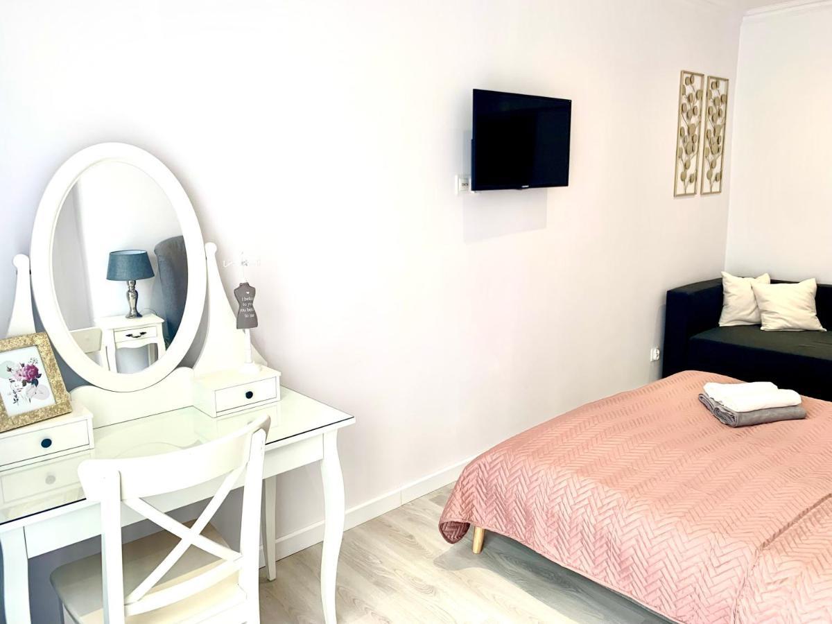 Apartamenty Sienkiewicza - Bezplatny Parking, Centrum, Park, Fv Kielce Kültér fotó
